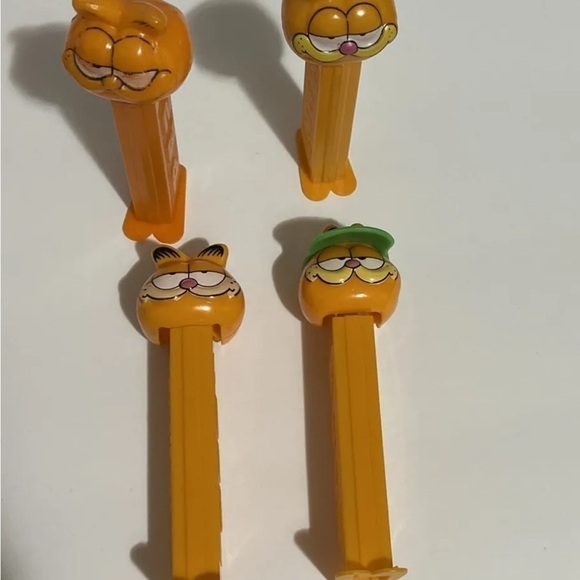 Vintage PEZ Candy Dispenser Collection: Lot of 27 - Picture 11 of 12